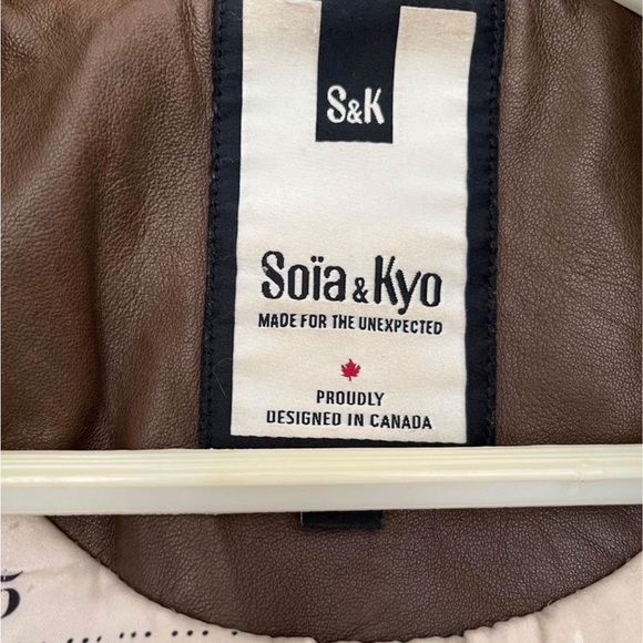 Brown leather coat with fur - Picture 4 of 5